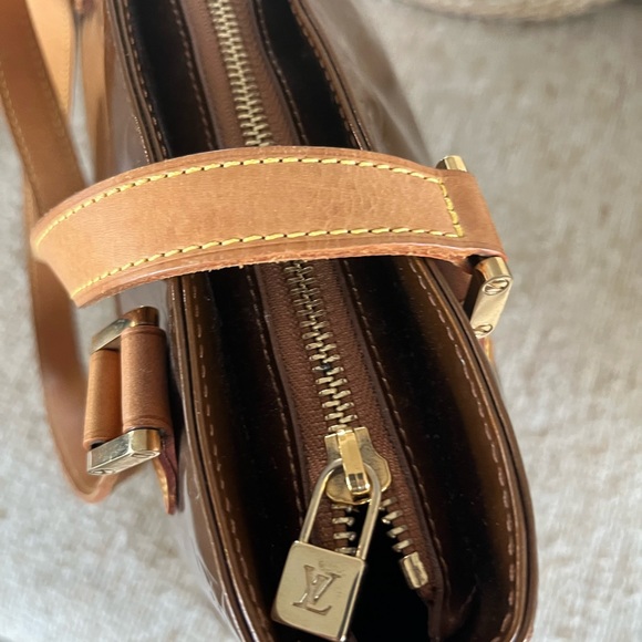 Louis Vuitton Houston Vernis bag - Picture 7 of 14